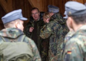 Ministrul german al apărării: Forțele armate ale țării nu sunt pregătite pentru provocările de securitate cu care se confruntă Europa