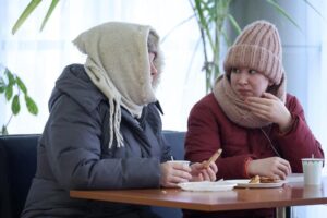 Tot mai mulți ruși de plâng că îngheață de frig în case/Locuitorii sunt afectați de întreruperi fără precedent ale încălzirii