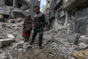 Orașul Khan Yunis din sudul Fâșiei Gaza este în continuare scena unor lupte violente/ Comunitatea internaţională şi-a exprimat îngrijorarea faţă de populaţia civilă