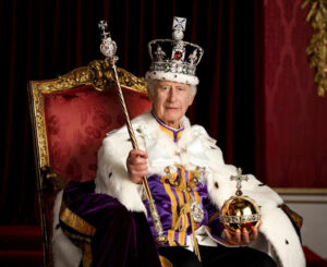 Un nou portret oficial al regelui Charles al III-lea este criticat drept o „risipă rușinoasă de bani” Un nou portret oficial al regelui Charles al III-lea este criticat drept o „risipă rușinoasă de bani”