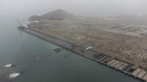 China construieşte un mega port pe coasta Pacificului pentru a dezvolta comerţul cu America de Sud