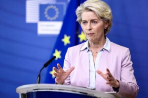 Ursula von der Leyen va propune promovarea achiziţiilor militare comune, în cadrul primei strategii industriale comunitare de apărare
