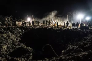 Război în Ucraina, ziua 725: Ucraina a doborât un avion de război, 12 drone și o rachetă rusești / Moscova a bombardat KramatorskHotNews.ro image-2024-02-18-26910809-41-crater-urias-kramatorsk-dupa-atac-rusesc