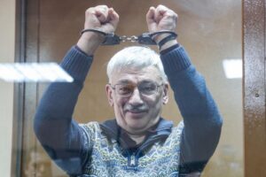 Oleg Orlov, activist și laureat al Premiului Nobel a fost condamnat de Rusia la 2 ani și jumătate de închisoare