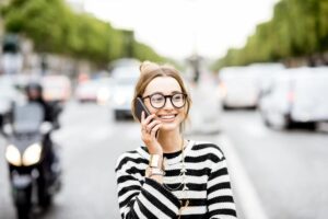 Locuitorii dintr-o localitate franceză au votat pentru interzicerea telefoanelor mobile în spaţiile publice Locuitorii dintr-o localitate franceză au votat pentru interzicerea telefoanelor mobile în spaţiile publice
