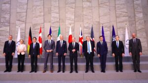 Țările G7 intenționează să pună capăt "comerțului paralel" cu petrol rusesc