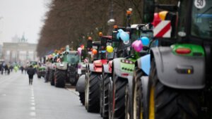 Grevă masivă a agricultorilor din Polonia: blocarea orașelor și a principalelor căi de transport YXNoPTQxNDExNWMxYWUxMzk4NTAwOGE2ZDIyMjM2YzIwYjc5.thumb_