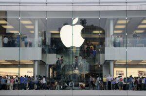 Utilizatorii care folosesc Apple App Store vor putea să distribuie aplicațiile către userii de iPhone din UE