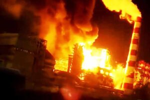 Rusia a anunțat incendii la rafinării și terminale petroliere, după ce a fost atacată de drone
