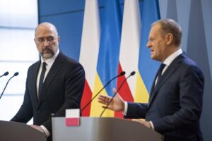 „Pas înainte” spre soluţionarea disputei agricole între Polonia și Ucraina. Premierii Tusk și Şmîhal s-au întâlnit la Varşovia