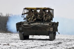 O nouă filmare arată de ce armata rusă pierde aproape 1.000 de soldați pe zi în Ucraina