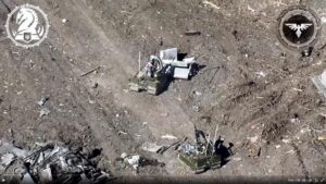 Rusia și-a trimis pentru prima dată la atac mini-tancurile robotizate. Apoi, acestea au fost reperate de dronele low-cost ucrainene