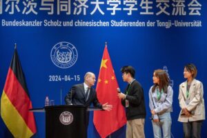 Olaf Scholz, nevoit să răspundă la o întrebare neobișnuită în China