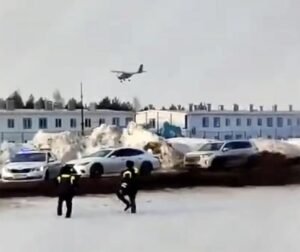 După atacul dronelor Kievului, rușii din Tatarstan încep să simtă războiul de la 1.300 de kilometri distanță După atacul dronelor Kievului, rușii din Tatarstan încep să simtă războiul de la 1.300 de kilometri distanță