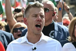 Cine este Peter Magyar, politicianul care vrea să folosească modelul Macron pentru a răsturna guvernul Viktor Orban