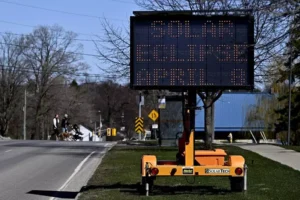 Milioane de turiști călătoresc să vadă evenimentul „rar și spectaculos” descris de NASA