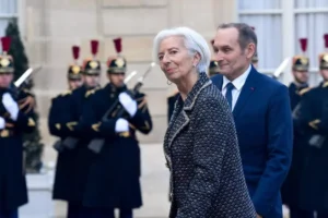 Oficialii BCE propun să scadă ratele dobânzilor săptămâna viitoare Oficialii BCE propun să scadă ratele dobânzilor săptămâna viitoare
