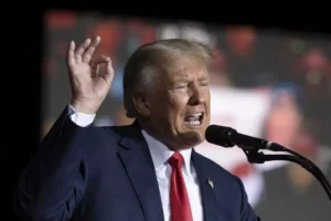 „Președintele Rusiei va face acest lucru pentru mine”. Trump afirmă că Putin îl va elibera pe reporterul american Evan Gershkovici după alegeri
