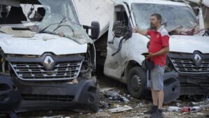 Federația Rusă a lovit terminalul „Nova Poshta” din Harkov: un angajat a fost ucis, un copil a fost printre răniți bc6614006c1b93e5