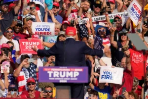 Donald-Trump-si-suporteri-ai-sai-la-mitingul-electoral-din-Pennsylvania