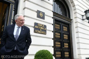 image-2022-08-3-25715395-41-mugur-isarescu-guvernatorul-bnr