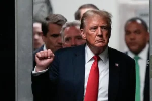 Trump solicită revocarea condamnării sale în cazul Stormy Daniels, în urma hotărârii Curții Supreme referitoare la imunitatea prezidențială
