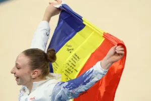 Ana-Maria-Barbosu-cu-steagul-Romaniei