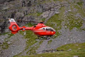 Aventură periculoasă în munții maramureșului: un ucrainean rătăcit trei zile, salvat cu elicopterul image-2023-08-12-26458322-41-elicopter-smurd (1)