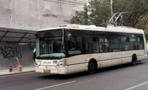 De ce rămân fără aer condiționat? Primăria și STB explică lipsa dotărilor pe vehiculele vechi image-2023-09-19-26545098-41-troleibuz-stb