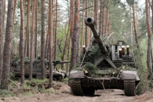 Rusia își schimbă prioritățile în producția de armament, încercând să utilizeze toate rezervele interne msta-s-obuziere-autopropulsate-152-mm-rusia_91339100