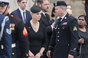 Fiul lui John McCain rupe legăturile cu Partidul Republican și declară sprijinul pentru Kamala Harris Fiul lui John McCain rupe legăturile cu Partidul Republican și declară sprijinul pentru Kamala Harris