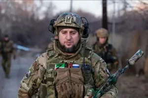 „Trebuie să murim cu onoare, nu să ne predăm” „Trebuie să murim cu onoare, nu să ne predăm”