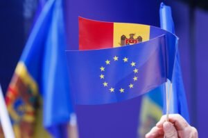 Moldova face o alegere decisivă pentru țară