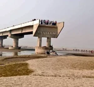 Trei bărbați au murit ghidați de Google Maps pe un pod neterminat