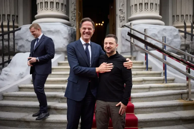 Ucraina face presiuni pentru aderarea la NATO