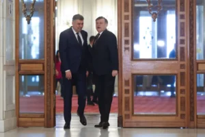 Marcel Ciolacu în fața unei dileme: lecții din trecut pentru provocările actuale ID292270_INQUAM_Photos_George_Calin
