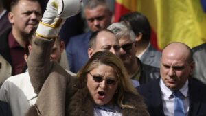 Contestații la CCR privind respingerea candidaturii Dianei Șoșoacă Contestații la CCR privind respingerea candidaturii Dianei Șoșoacă