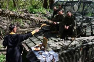 2025-04-20T135322Z_1030926048_RC2O1EA6AH50_RTRMADP_3_UKRAINE-CRISIS-EASTER-FRONTLINE-1745157923