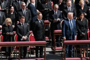 Trump, Biden, Macron, Prințul William și Zelenski, prezenți la Vatican: Cum au fost așezați și cine a stat lângă cine profimedia-0992507320