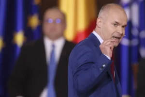 DEZBATERE_TVR_043_INQUAM_Photos_George_Calin-1-e1745956776807