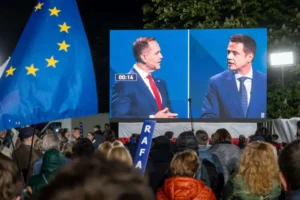 Luptă strânsă în Polonia: Trzaskowski și Nawrocki merg în turul doi al alegerilor prezidențiale Karol-Nawrocki-si-Rafal-Trzaskowski-profimedia