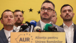 AUR refuză consultările cu Nicușor Dan: „Nu vom gira această farsă” AUR refuză consultările cu Nicușor Dan: „Nu vom gira această farsă”