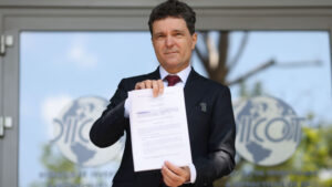 Nicușor Dan o dă în judecată pe Elena Lasconi