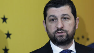 Plângere penală împotriva lui Marius Lulea pentru apologia comunismului și a lui Ceaușescu