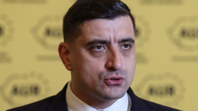 George Simion, între Pământul plat, dinozauri și extratereștri