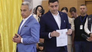 Călin Georgescu: „Îl susțin pe George Simion, protejatul meu mai tânăr” Călin Georgescu: „Îl susțin pe George Simion, protejatul meu mai tânăr”