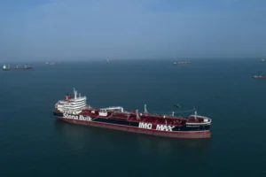 Iranul amenință pentru prima oară cu închiderea Strâmtorii Hormuz: "Artera petrolului global în pericol" profimedia-0460509894