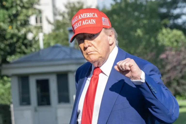 Trump promite mai multe arme pentru Ucraina