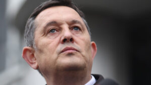 Piperea: opoziția pregătește șase moțiuni de cenzură împotriva Guvernului Bolojan