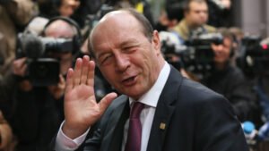 Băsescu primește apartament de la stat, nu vilă Băsescu primește apartament de la stat, nu vilă